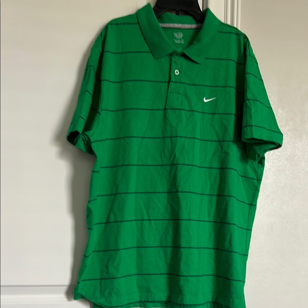 Nike Men's Green Polo Shirt